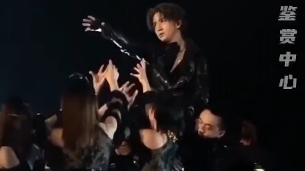 เซวียจือเฉียน: ตัวเต้นประกอบนี่อย่าเอาดีไหม? แฟนๆ: ไม่เป็นไร ล้างหน่อยก็ใช้ได้อีก!