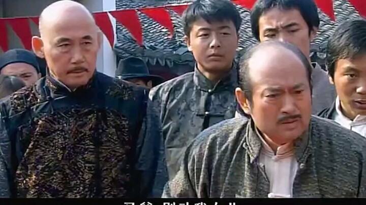 Anh Quạ ăn chực tiệc cưới.