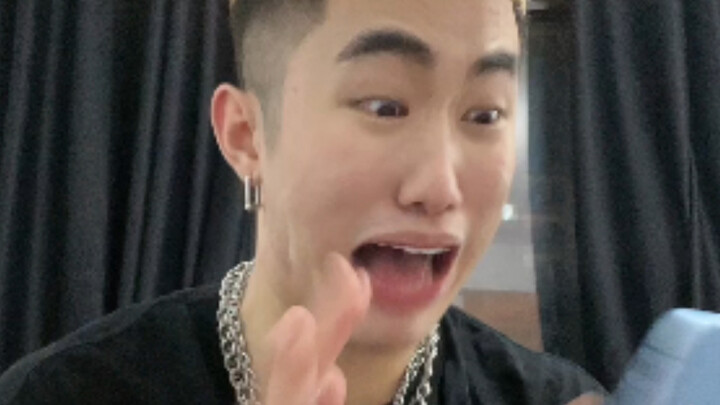 เลิกทำเป็นไม่รู้แล้วนะ ฉันรู้ว่าคุณไปหาเงินข้างนอก