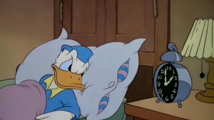 Donald Duck wants to sleep, and he almost turns into a hot-tempered bully just to get some shut-eye!