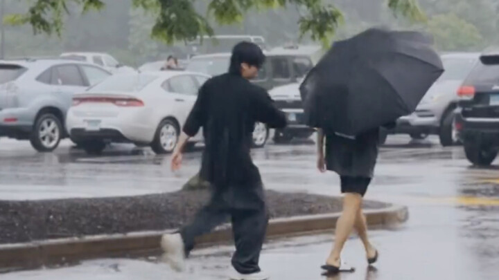 【田柾国】伞被拿走后雨中跳舞怎么又帅又可爱那，跳的是never let go编舞诶