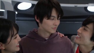 The male lead gives flowers to the male second, and the female lead's harem continues to grow. What 