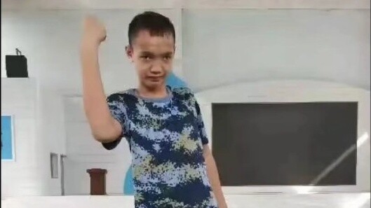 Seluruh jaringan mengajak masyarakat Tiongkok untuk bernyanyi dengan ringan! ! ! (Dengan telur Paska