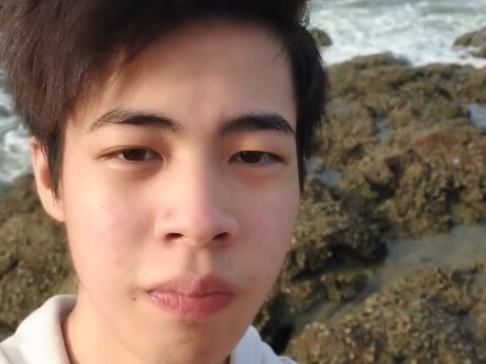 The King of the Deserted Island is coming