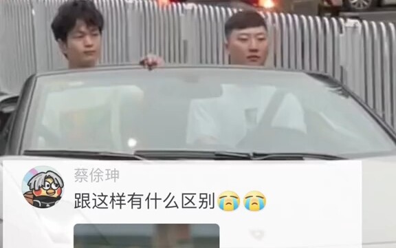 Khi lái xe mui trần mà quên mất chiều cao của mình, thế là bối rối ngay 😁