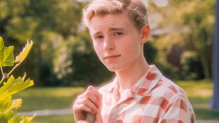 “Vẻ ngoài vàng ngọc, ruột rỗng bên trong; người ấy như cầu vồng – chỉ khi gặp mới biết là có” – “Run