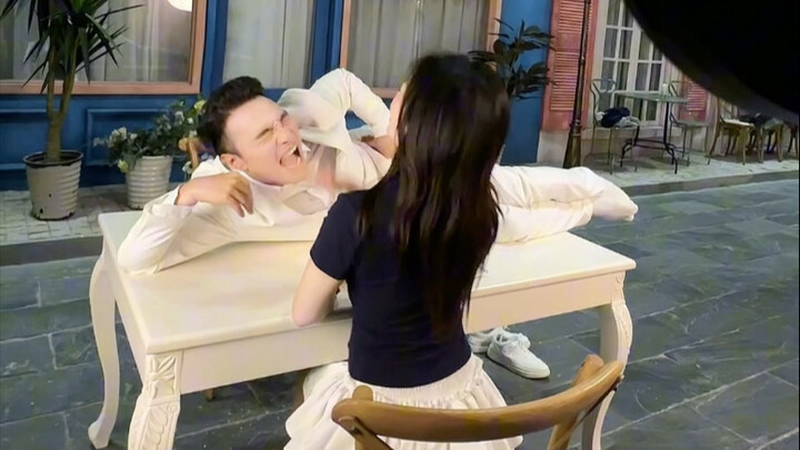 يحب شرب الحليب