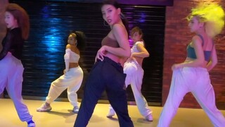 【رقصة مصممة من قبل ماي يانغ يانغ】 بلاك بينك - بريتي سافيج