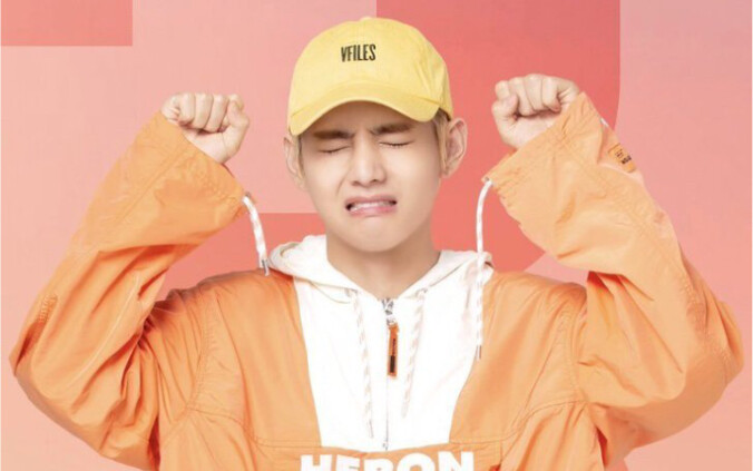 【كيم تاي هيونغ】هوم الصغير الذي يتغزل بمديرته في المكالمة.. ووووووووووووو كم هو لطيف!