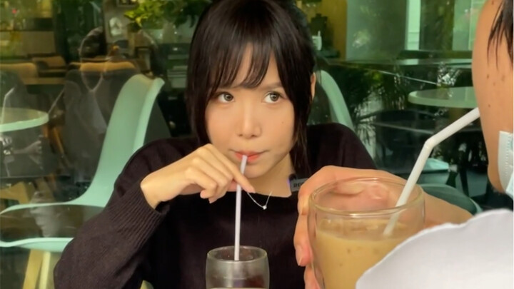 My girlfriend wants to sit. Move over, please.