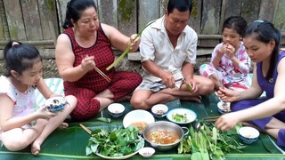 Lần Đầu Ba Đổ Lú Mẹ Hái Rau Làm Nồi Mắm Kho Ngoài Vườn Ăn Thiệt Đã| TKQ & Family T508