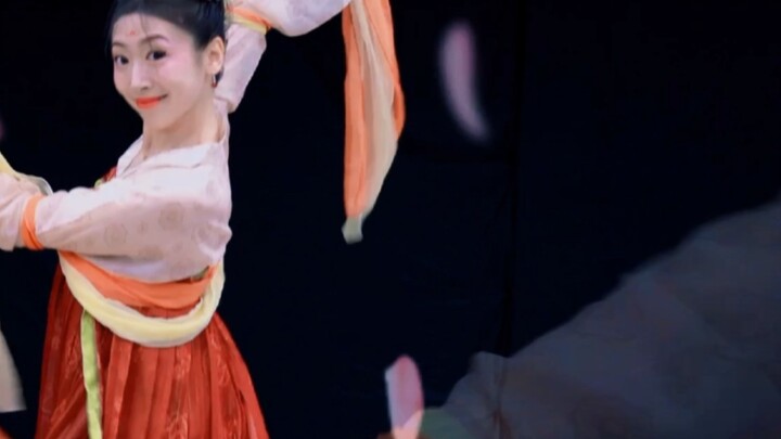 Why not, let's do a Zhezhi dance~