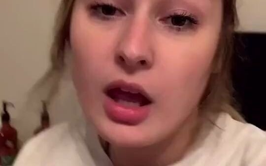 Từ sợ giao tiếp xã hội đến “chết trên mạng”