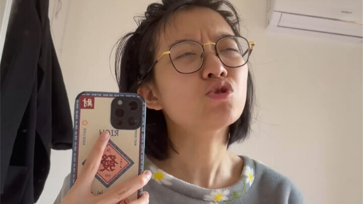 التعليقات تقول كل يوم إنني غير طبيعي