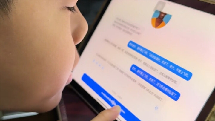 Thử thách ngăn ông trùm lên máy bay đã thất bại.