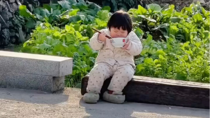 ลูกสาวบ้านไหนกันนะกินเก่งขนาดนี้