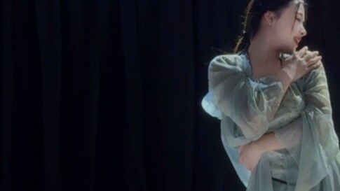 رقصة دبكة على أغنية "免我蹉跎苦" بأسلوب قديم #小彭编舞