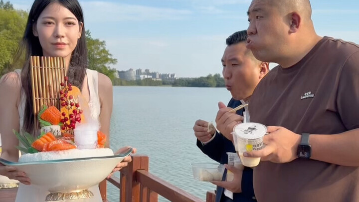 Semakin banyak keinginan, semakin berat belenggu; hanya dengan memahami cukuplah diri sendiri, barul