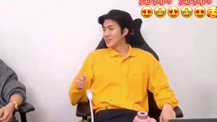 อู ซีฮุน เห็นท่าทางประจบสอพลอของนายแล้ว! ฮ่าๆๆๆ รวยแต่รู้จักตัวเองอย่างพัคชานยอลเลยนะ