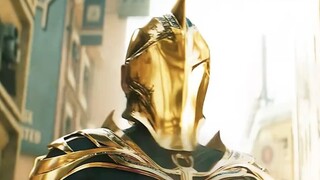 Hanya dengan satu bidikan, ia menjadi kehadiran paling elegan di keseluruhan film.