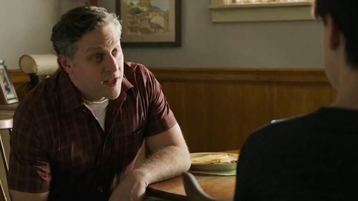 Người ông đã qua đời bỗng nhiên tìm gặp anh, và cuộc sống sau đó của anh cũng trở nên kỳ quái.