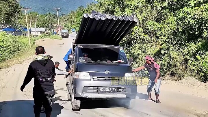 Truk bermuatan satu ton ternyata memuat tiga ton!