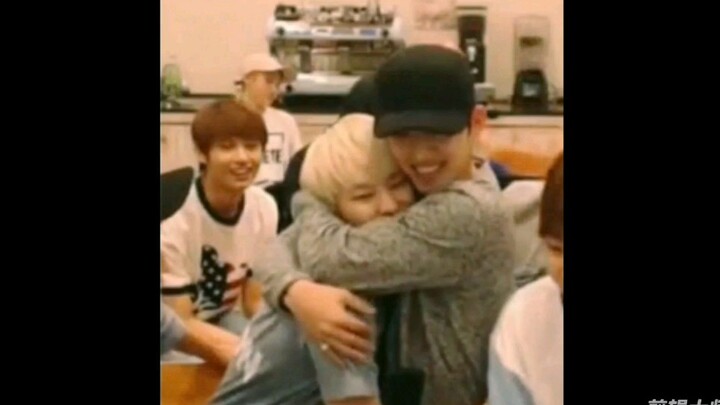 【SEVENTEEN】บอยแบนด์ที่มักใช้ความเป็นแฟนหนุ่มสุดพิลึกกับสมาชิกในวง ฉากเด็ดกินไอศกรีม & จิตวิญญาณแห่งค