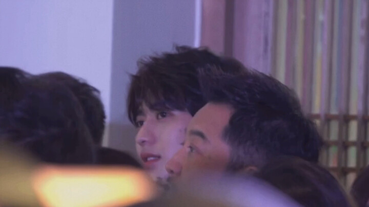 How good-looking is Cai Xukun? It’s even more obvious when he’s in a crowd.