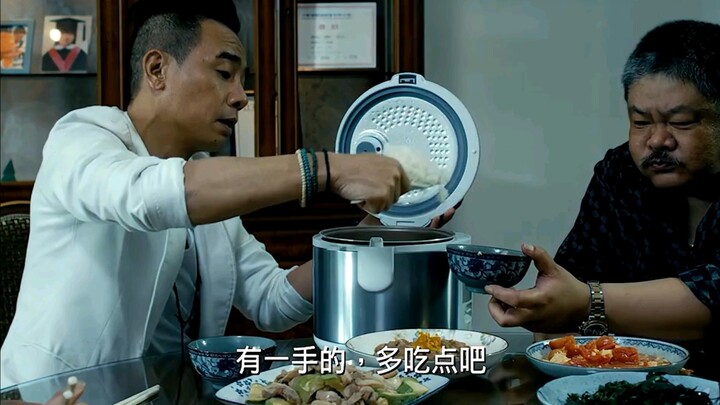 ไม่มีใครรู้ว่าเฟยเสวี่ยกับไข่เจียวมะเขือเทศหนึ่งจานกินข้าวกันไปกี่ชาม
