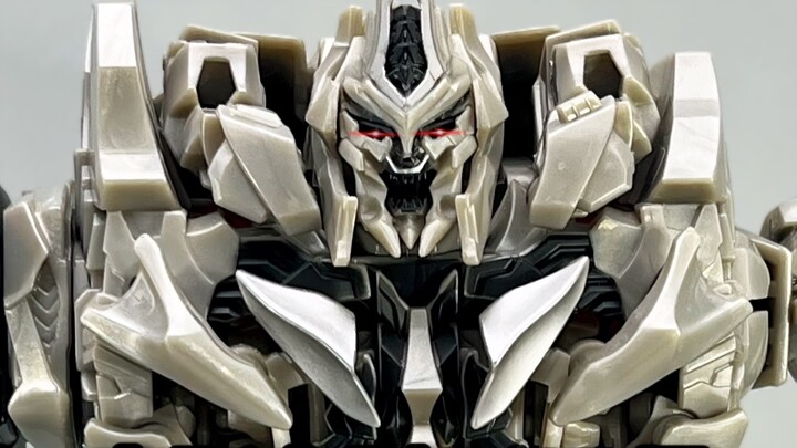 Transformers 09L Megatron, saya tidak menyukainya saat itu, tetapi sekarang dia terlihat sangat tamp