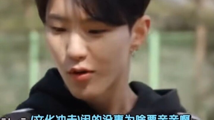 Hoshi: Who kisses just because they have nothing better to do?!