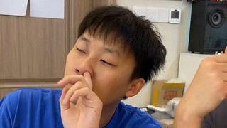 Dorm blind pick game—little did I know my roommate was so strong; the ending had me cracking up!