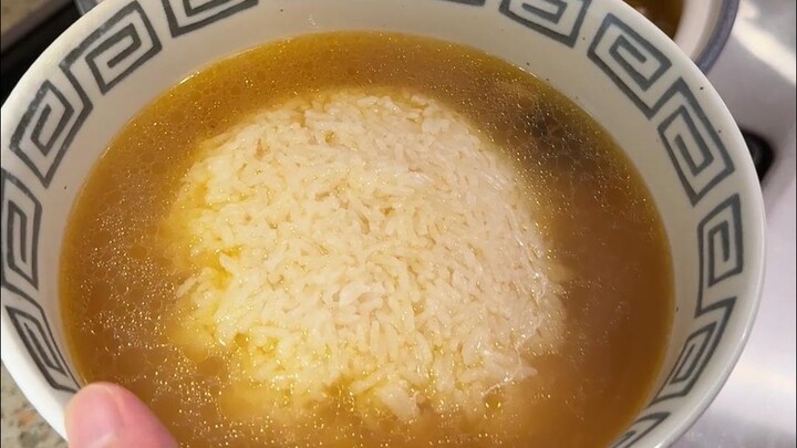 Cơm gà hầm nguyên vị