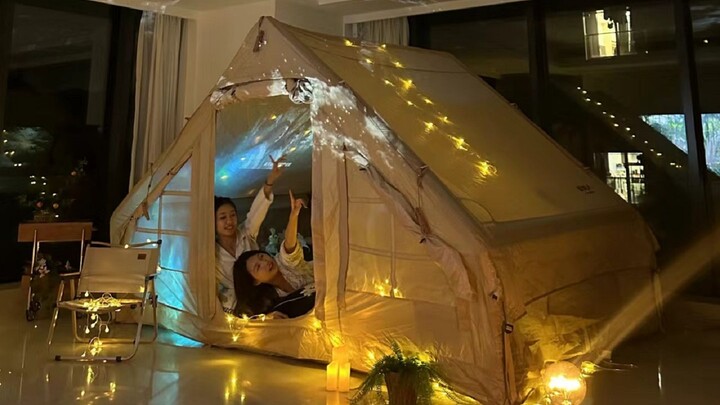 How Awesome Is It to Live in a 210㎡ Luxury Apartment With Your BFF? The Last One Will Definitely Be 