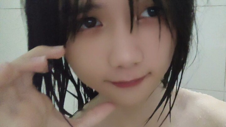 刚和舍友运动完洗个热水澡真的很舒服呢~