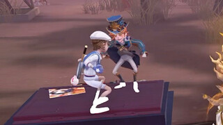 People, come play Red Light, Green Light with Mai!