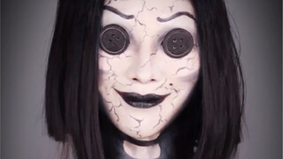 Makeup on cue! Recreating childhood nightmares. Is there anyone who doesn't recognize her?