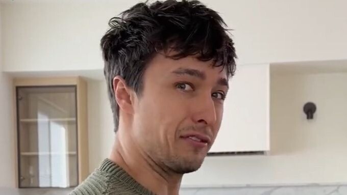 When You Finally Meet That Loud-Talking Guy From the Internet in Person