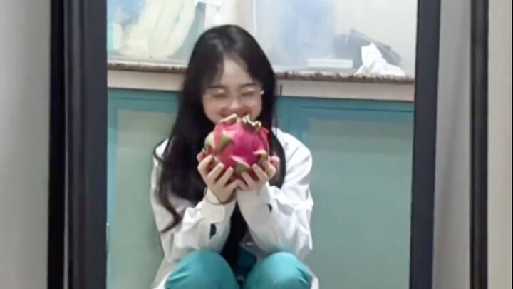 谁说医院不给吃吃火龙果！？