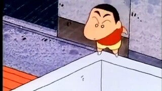 Crayon Shin-chan Typhoon is coming! Hiroshi was locked outside during the rainstorm. It was so miser