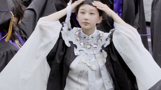 بعد أن درست في الولايات المتحدة لمدة 7 سنوات، تخرجت أخيرًا بشهادتين مزدوجتين!