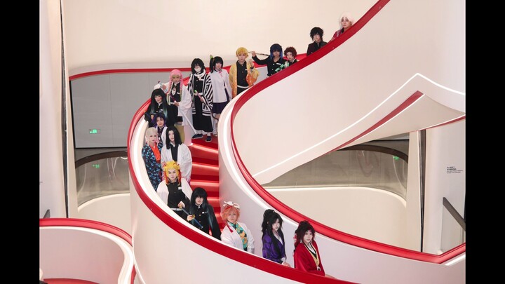 Khi tôi chụp ảnh nhóm 17 người chỉ trong 5 phút tại hội chợ anime