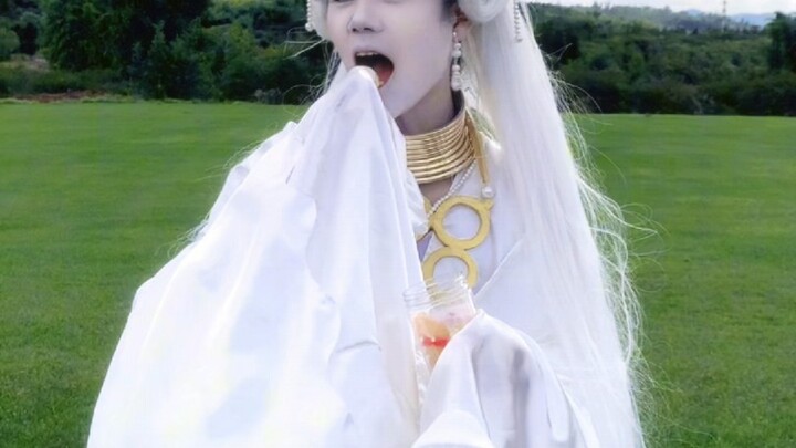 Mọi người ơi, hôm nay livestream ăn đá quý đó!