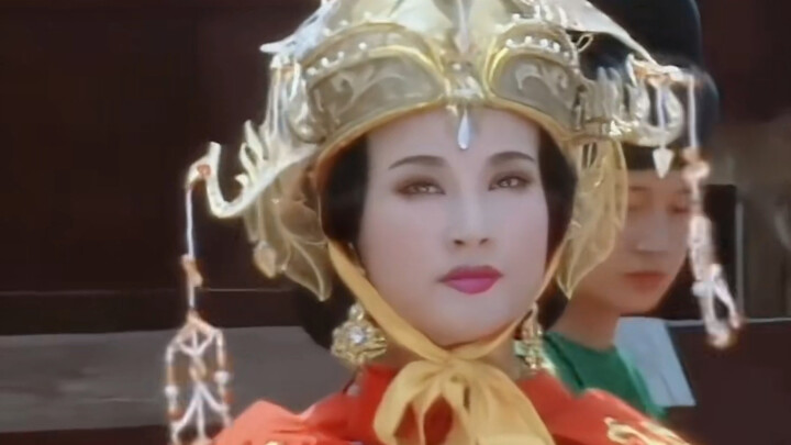 "A daughter must live up to herself", this sentence is really impressive. The Queen's thinking was m