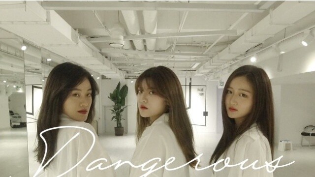 Dangerous Woman with bare feet and charming jumping, not an ordinary beauty (covered by CYD-Team)