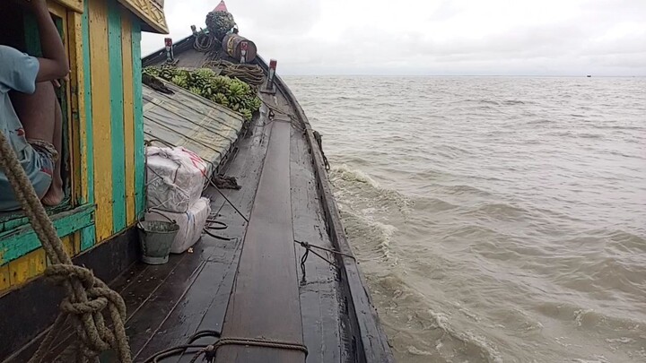 traler #shorts #boatlife #trawler #river #bangladesh #travel #nature #fishing