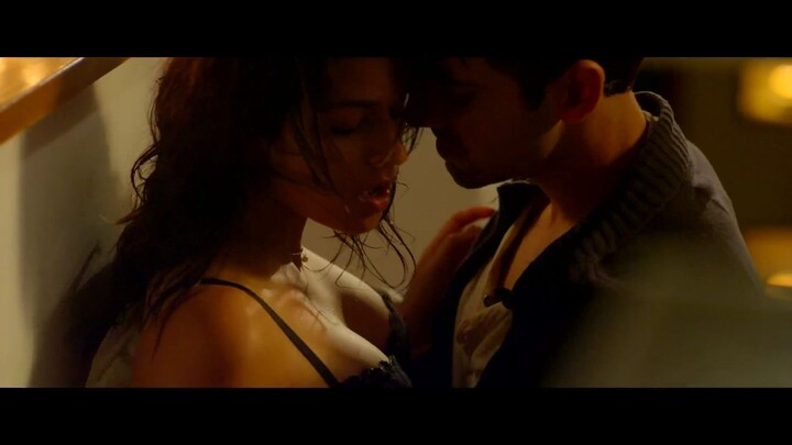 Saanson Ko ZiD Arijit Singh Mannara Chopra Karanvir Sharib Toshi hot romantic music video