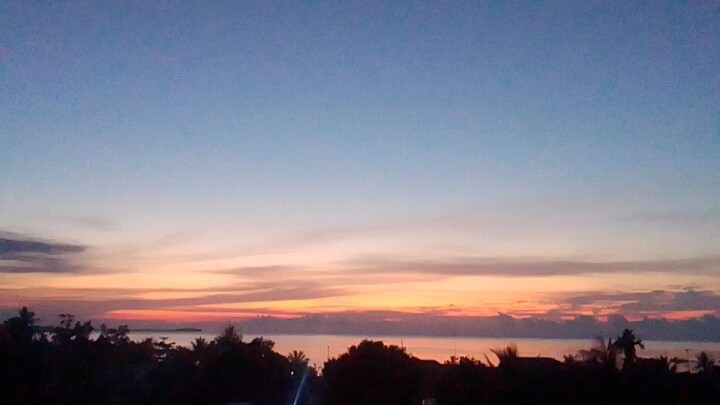 indahnya sunset di pagi hari
