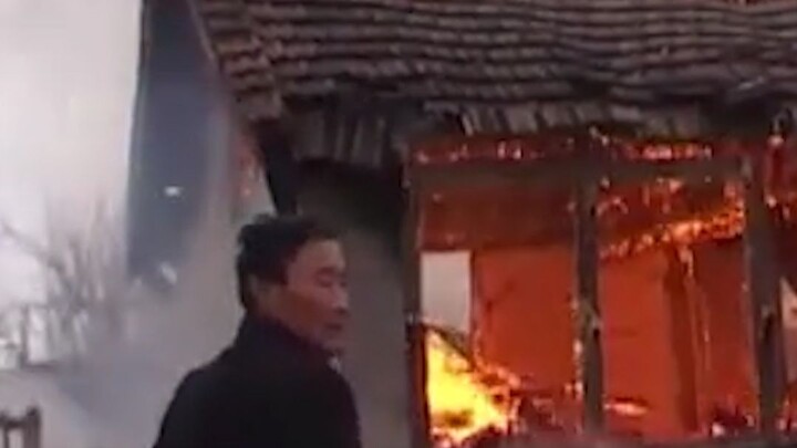 Ngày xảy ra cháy, cả thị trấn chơi mạt chược đều thua hết.