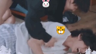 [Jungkook-V] 8.26 Kemampuan Jungkook Menjilat Malah Meningkat